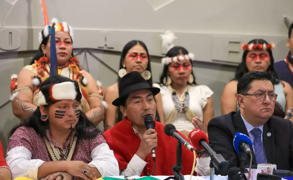 Leonidas Iza, presidente de la Conaie, en una rueda de prensa.