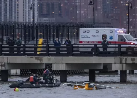 El helicóptero estrellado con españoles en Nueva York no tenía registros de video ni de audio