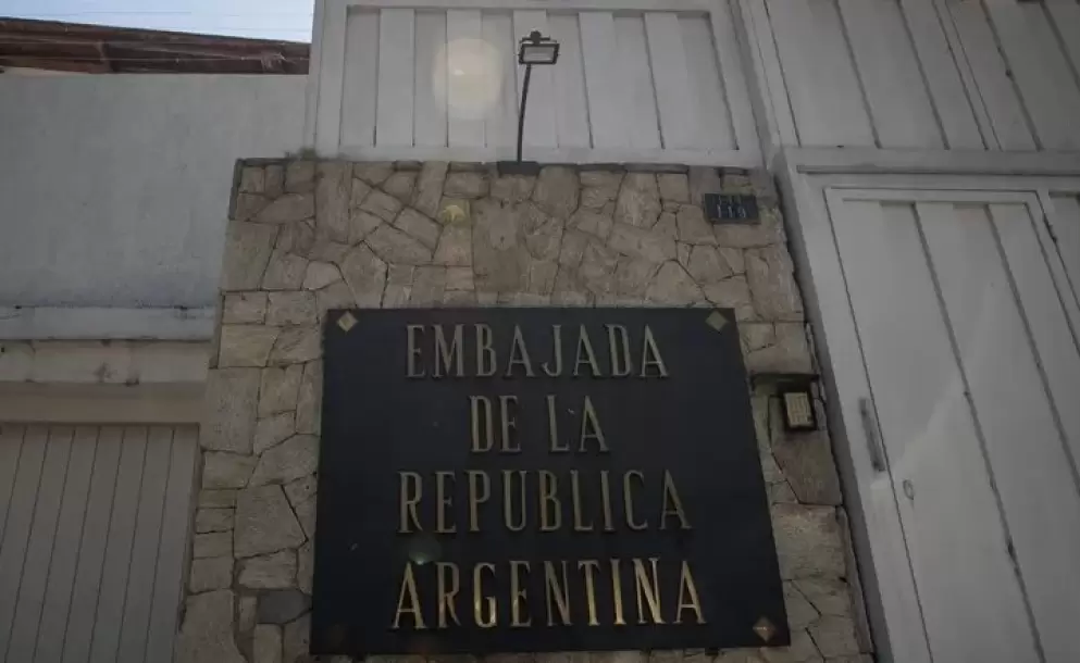 El antichavismo celebra rescate de los asilados y Gobierno de Maduro mantiene silencio