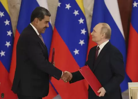 Putin y Maduro firman en el Kremlin un Acuerdo de Asociación Estratégica y Cooperación