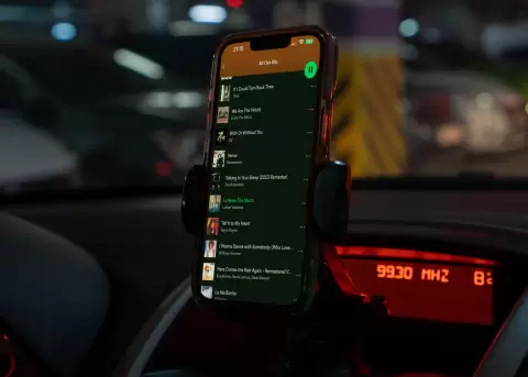Spotify retrasa su sonido HiFi, pero ofrece nuevas funciones.