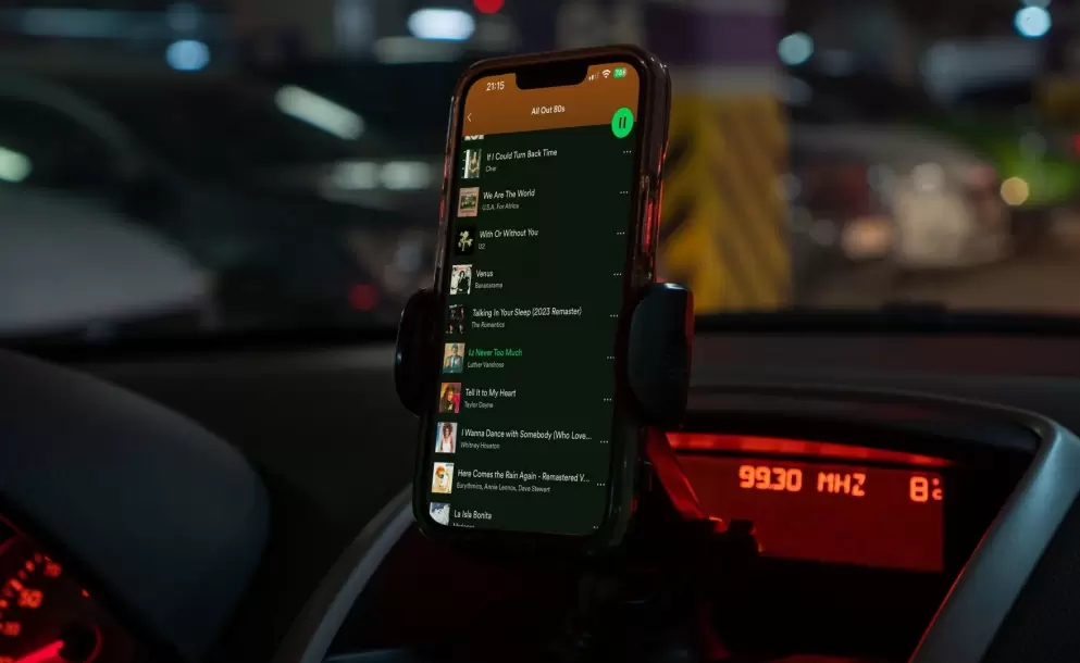Spotify retrasa su sonido HiFi, pero ofrece nuevas funciones.