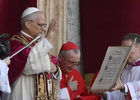 En su primer discurso, el Papa Len XIV agradeci a su antecesor.