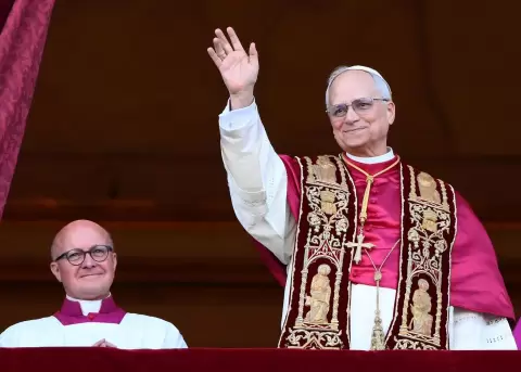 Nuevo Papa impulsa apertura global, diálogo intercontinental y unidad eclesial.