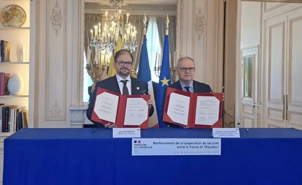 John Reimberg, ministro del Interior y Franois-Nol Buffet, ministro adjunto al Ministro de Estado, Ministro del Interior de la Repblica Francesa.