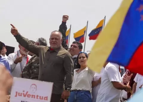 Diosdado Cabello dice que el Gobierno de Petro en Colombia promueve el cultivo de coca y marihuana