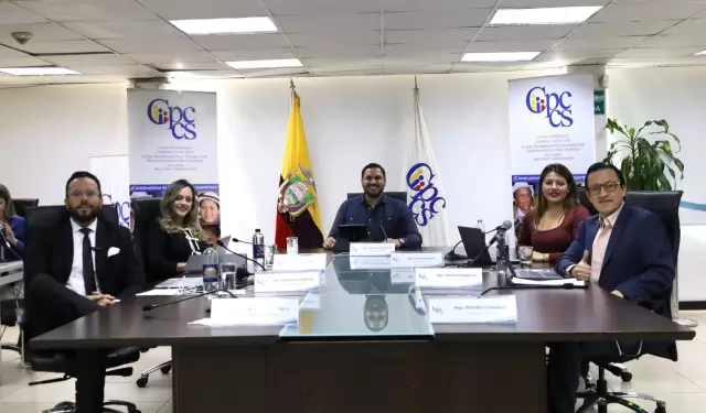 El Pleno del Consejo de Participación Ciudadana y Control Social (CPCCS) aprobó por unanimidad,el nuevo Reglamento de Comisión