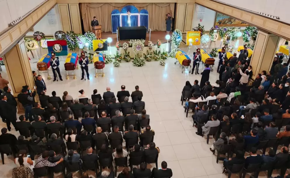 Capilla ardiente en honor a los 11 militares asesinados en operativo contra la minera ilegal