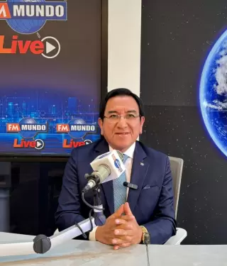 Carlos Córdova, Especialista en manejo de bacterias.