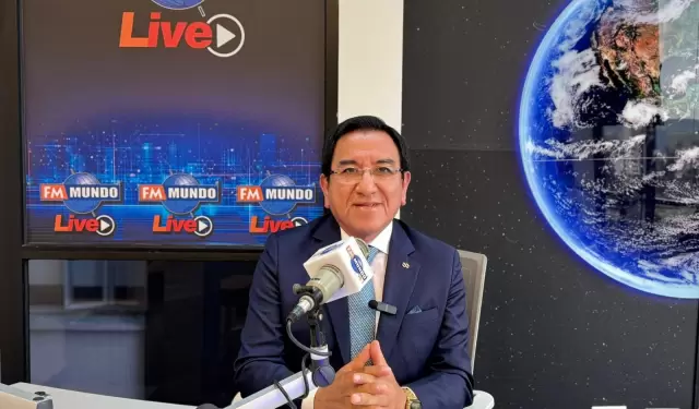 Carlos Córdova, Especialista en manejo de bacterias.