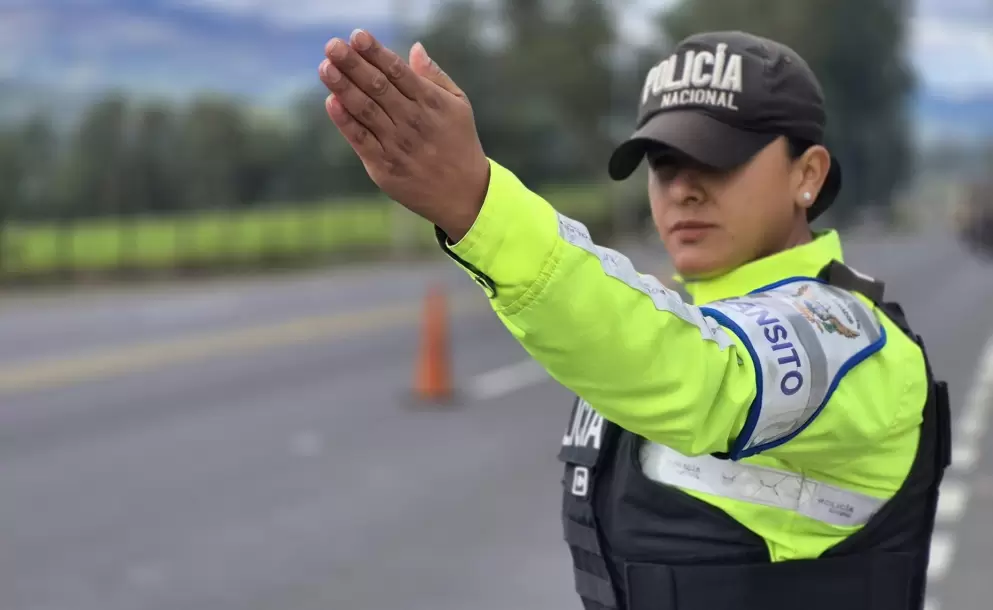 Policas regresaron a 25 vas de Ecuador y as fue el primer da de controles
