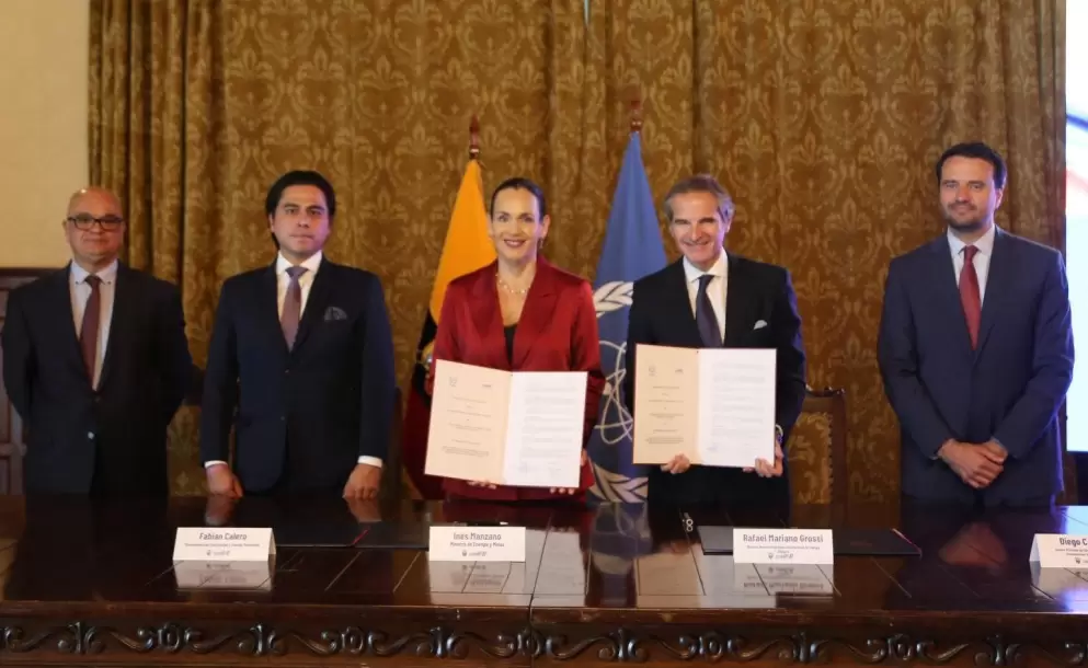 Ecuador firma acuerdo con el OIEA para impulsar la energa nuclear en el pas