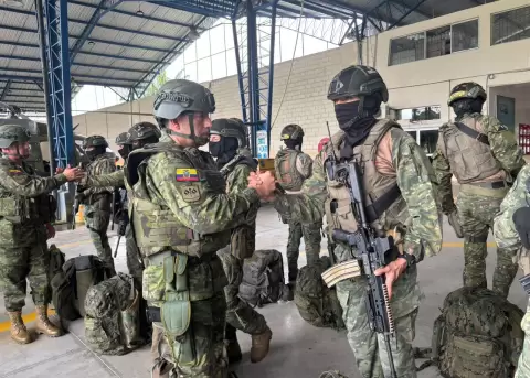 El Ejército continúa desplegando efectivos en Orellana, donde los 11 uniformados fueron emboscados.