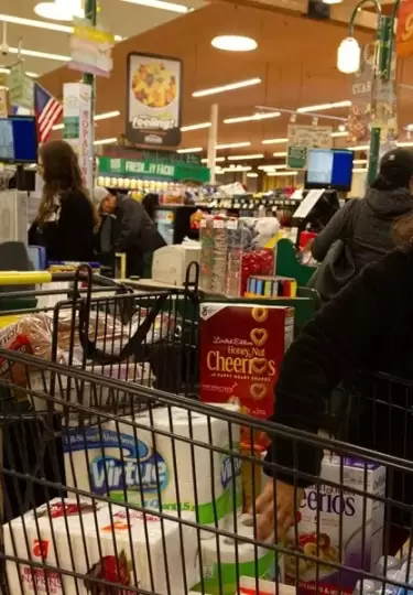 La inflación en EE.UU. bajó una décima en abril, hasta el 2,3 % interanual