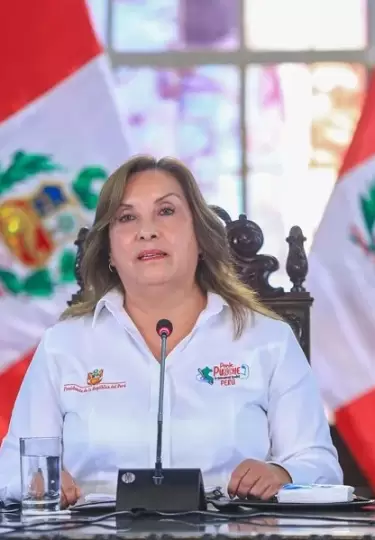 Boluarte reconfigura su gabinete y nombra como primer ministro al titular de Justicia