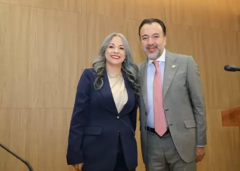 La vicealaldesa Fernanda Racines y Pabel Muñoz, alcalde de Quito.