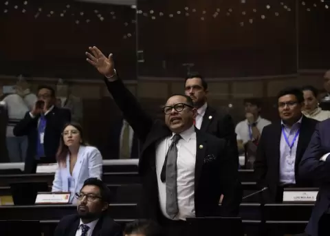 El correísmo reclama la falta de representatividad en la Asamblea Nacional.