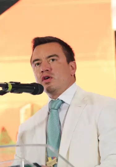 Daniel Noboa, presidente de Ecuador, en la Sesin Solemne por los 141 aos de provincializacin de El Oro, el 23 de abril de 2025.