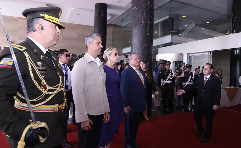El Presidente tiene tres votos del PSC para respaldar sus leyes; el aumento de impuestos será la 'línea roja', dice Alfredo Serrano