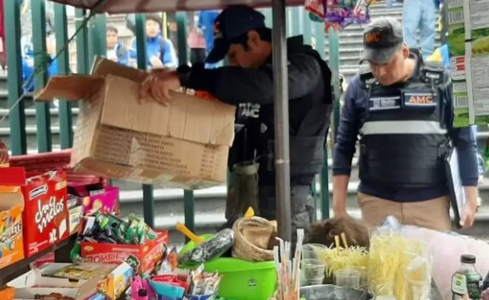 Operativo en el centro de Quito detecta venta ilegal de gelatinas alcohólicas dirigidas a jóvenes
