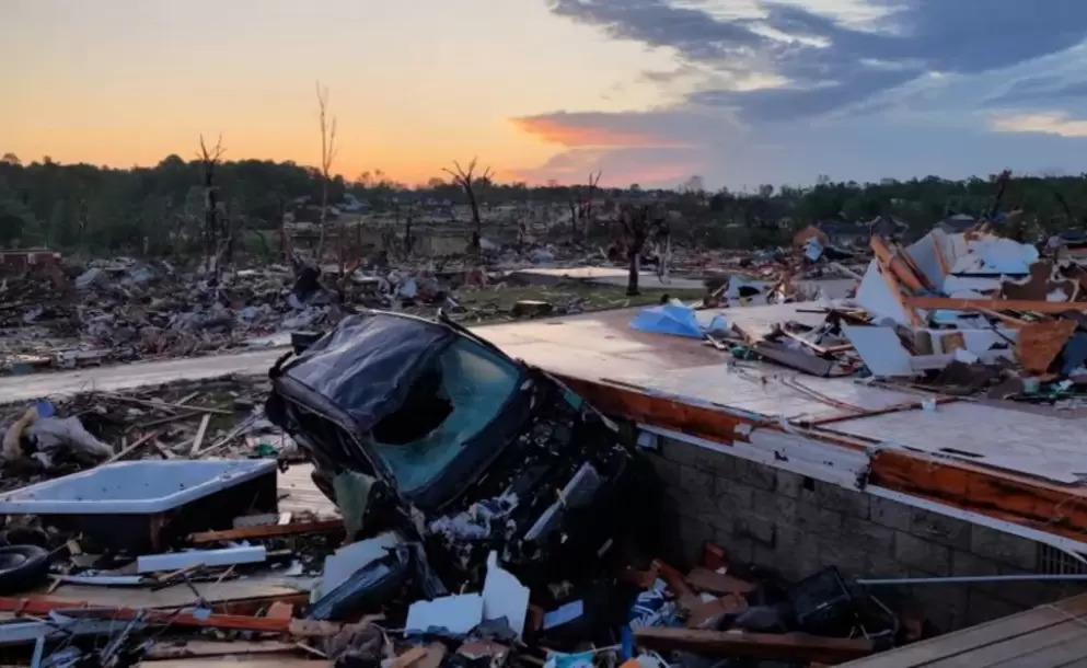 Al menos 21 muertos tras tormentas y tornados en el centro de EE.UU.