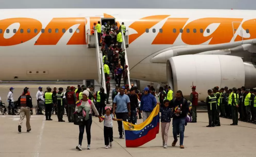 Llegaron a Venezuela 195 migrantes deportados de Estados Unidos en un vuelo desde Honduras