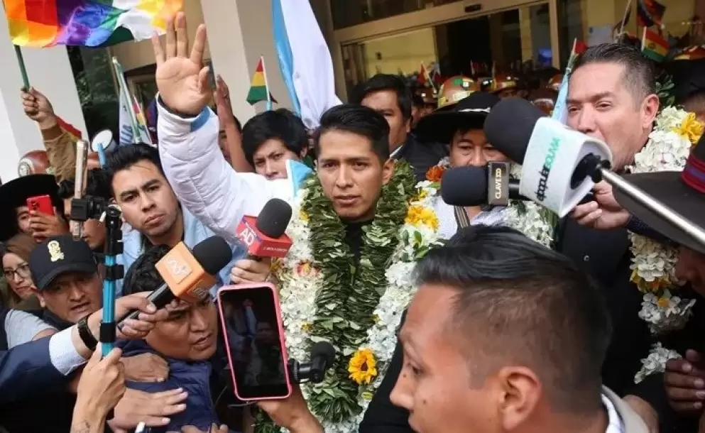 El presidente del Senado de Bolivia se desmarca de Morales y se inscribe a las elecciones presidenciales