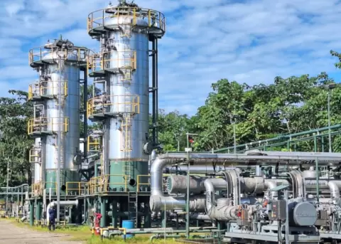 La caída en la producción es parte de los problemas del sector petrolero ecuatoriano.