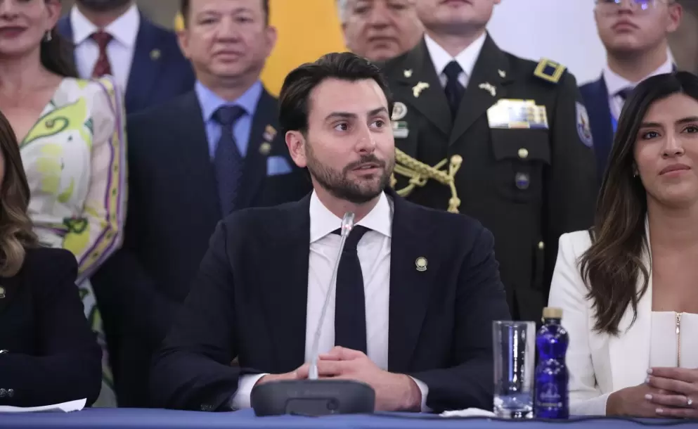Alianza RC-RETO presenta accin de proteccin contra presidente de la Asamblea, Niels Olsen