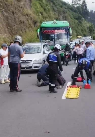 Accidente en la Autopista General Rumiñahui genera caos vehicular