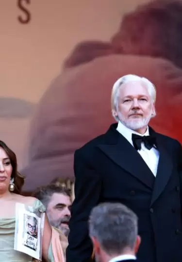 Julian Assange y Rafael Correa reaparecen juntos en el Festival de Cannes