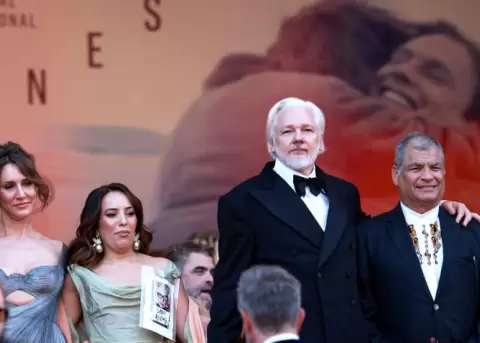 Julian Assange y Rafael Correa reaparecen juntos en el Festival de Cannes