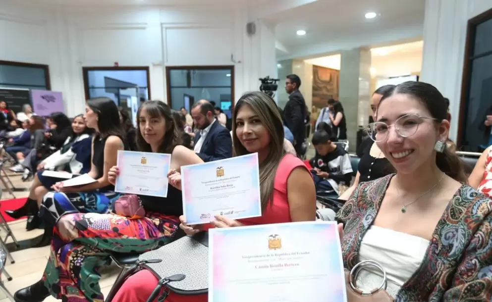 Ministerio de la Mujer impulsa programa para el empoderamiento económico femenino