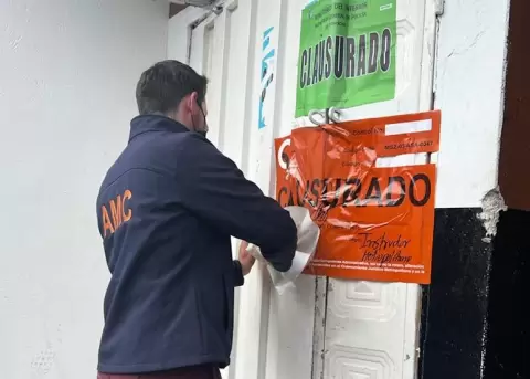 AMC clausura locales con mercadería ilegal en Chiriyacu