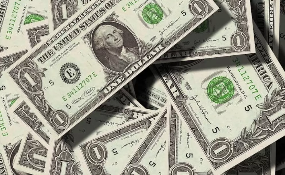 Argentina anuncia medidas para estimular el uso de dólares en la economía