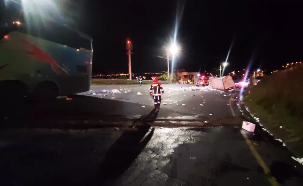 Fatal accidente en Tambillo deja dos personas fallecidas y cinco heridas