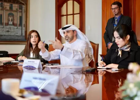 Una delegación de Emiratos Árabes se reúne con autoridades ecuatorianas.