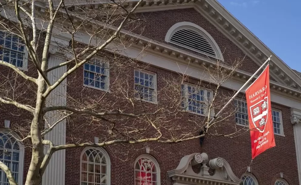 Una jueza bloquea temporalmente la decisión del Gobierno Trump que impide a Harvard matricular extranjeros