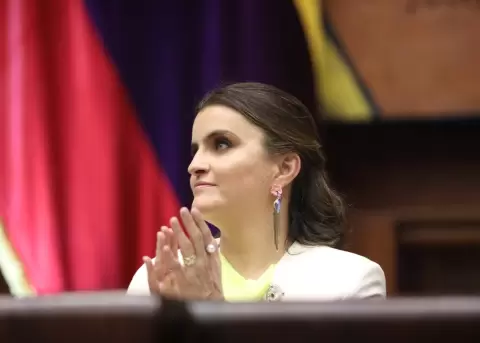 María José Pinto asume como Vicepresidenta de la República.