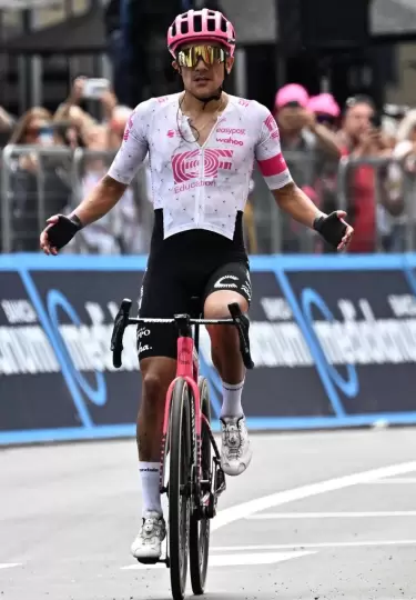 Richard Carapaz es uno de los favoritos en ganar el Giro de Italia.