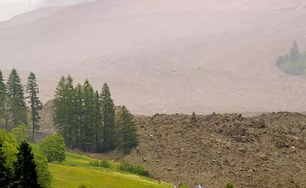 Colapso del glaciar Birch provoca graves daños en Blatten, Suiza