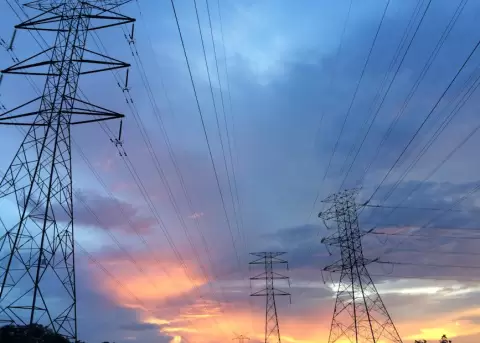 Gobierno incorporará más de 900 megavatios al sistema eléctrico para enfrentar el estiaje