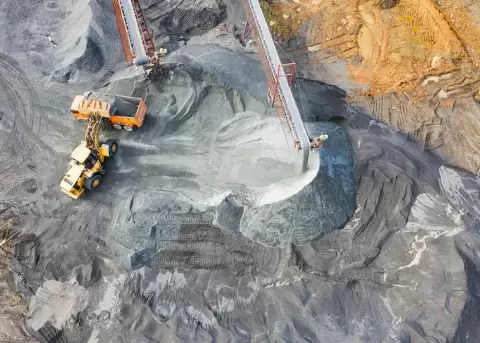 Gobierno suspende actividades en cuatro concesiones mineras del proyecto Tena por incumplimientos ambientales
