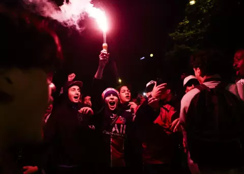 La celebraci�n de los hinchas de PSG.