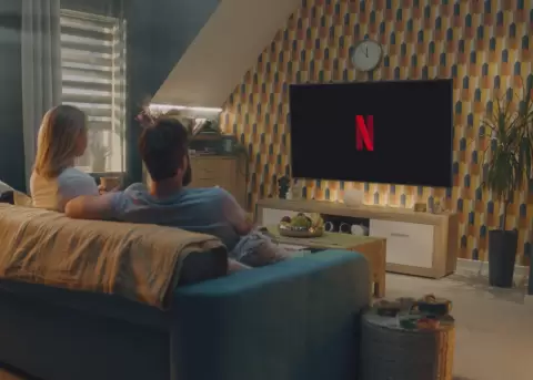 Anuncios generativos de Netflix: publicidad inteligente en streaming.