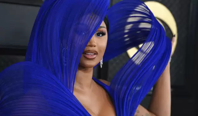 Tribunal archiva demanda en contra de Cardi B por plagio.