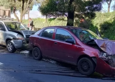 Choque m�ltiple complica la movilidad en la avenida Sim�n Bol�var