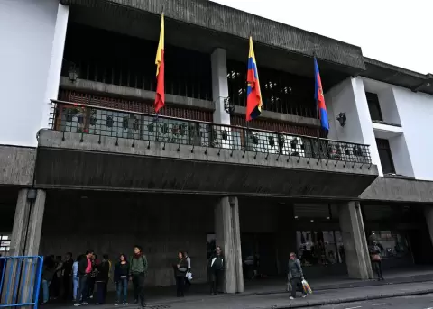 Merino denuncia intento de silenciar su fiscalizaci�n en el Concejo de Quito