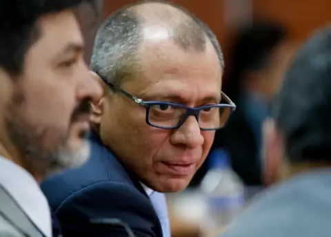 Jorge Glas fue trasladado a la C�rcel 4 de Quito para audiencia del caso "Reconstrucci�n de Manab�"