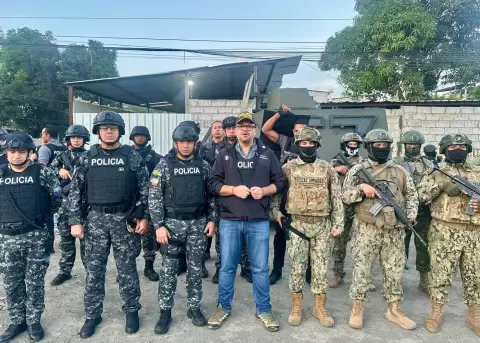 Cientos de uniformados entre polic�as y militares intervinieron en Guayaquil este 7 de junio.